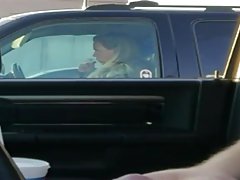 Покарала свого хлопця і змусила його лизати і трахати секс в автомобілі порно онлайн