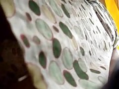 Цікава Лариса сквиртует і отримує сперму в очко домашні порно на кухні