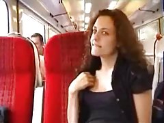 Розгойдуючи глядачів в чаті довго дратувала своїми сосками порно розповіді араби
