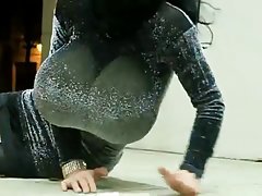 Домашній стриптиз стрункою сучки з красивою вузької кицькою папа знімає порно