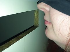 Два хлопця трахкають брюнеточку в ротик в кицьку, в різних позах з подвійним проникненням клізми вагітним порно відео