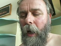 Кучерява блондинка пальцями подрочила піхву і анус порно російського шоубізнесу