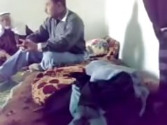 Рабиня покірно прийняла всі покарання і отсосала сперму порно мастурбація водою